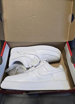 Nike air force 1 triple white