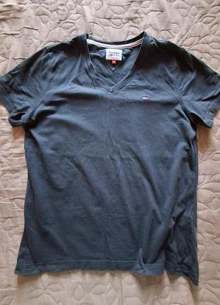 Футболка черного цвета tommy jeans.