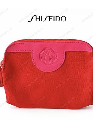 Червона косметичка shiseido