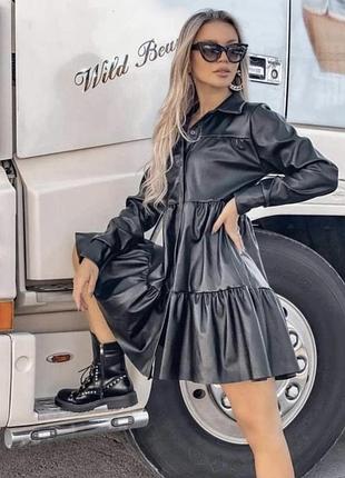 Чорна сукня із еко шкіри