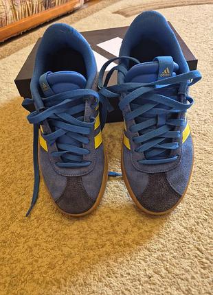 Кросівки adidas 23 см