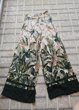 Женские брюки
h&amp;m размер 36
в идеальном состоянии, носили один-два раза, продается из-за несоответствия размеру. приятные легкие летние брюки