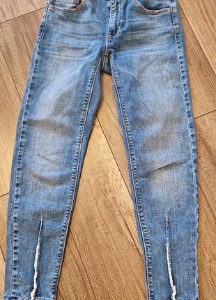 Джинси zara на дівчинку 10-11 років. 146