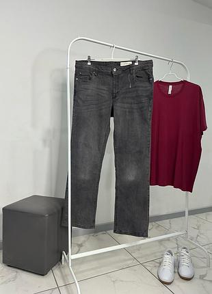 Джинсы 54 р. livergy