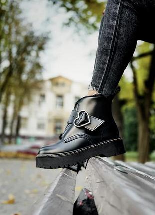 Dr martens черевики жіночі р 39 устілка24 см.
