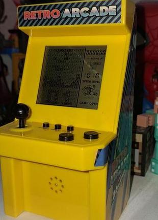 Игровой автомат, (тетрис и другие игры такого формата)