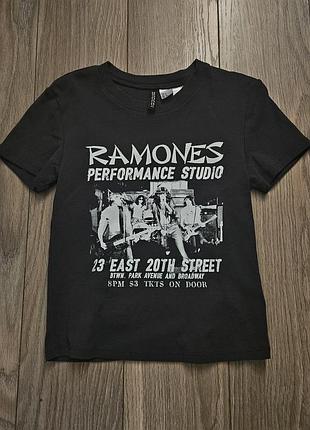Футболка h&m x ramones