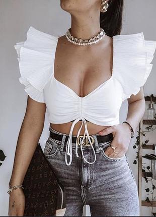 Белый топ от бренда zara