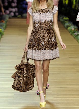 Хижачка: сукня dolce gabbana