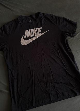 Чоловіча футболка nike