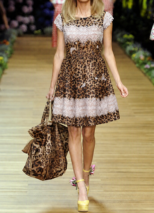 Хижачка: сукня dolce gabbana