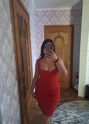 Стильное платье
