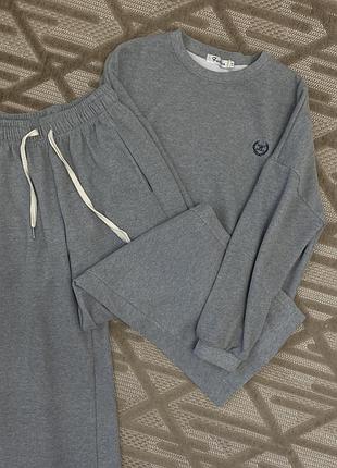 Жіночий стильний костюм oversize