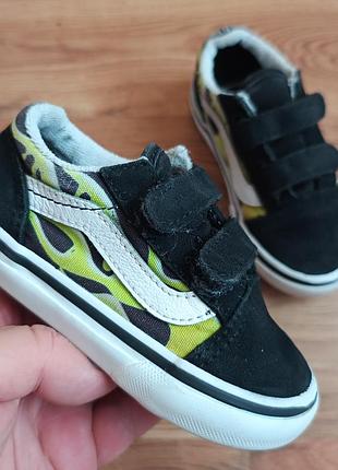 Оригінальн ішкіряні  vans р22.5 довжина устілки по факту 13.5см