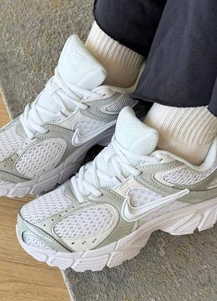 Кросівки жіночі nike v5 rnr white metallic