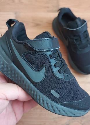 Оригинальные nike р28 длина стельки по факту 18см