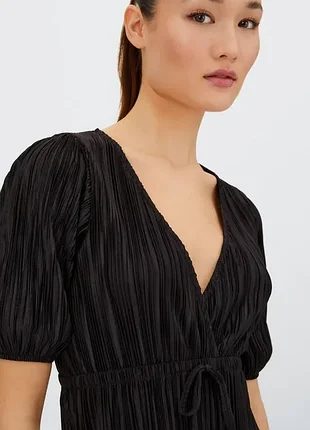 Топ stradivarius плисерированный