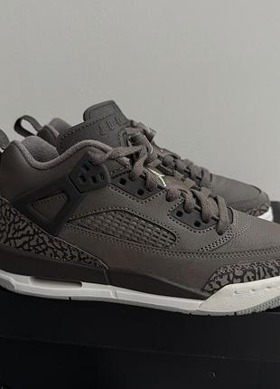 Nike jordan кросівки