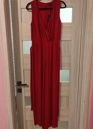 Комбинезон женского красного цвета massimo dutti. р 42. новый.