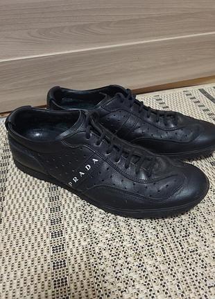 Кросівки prada