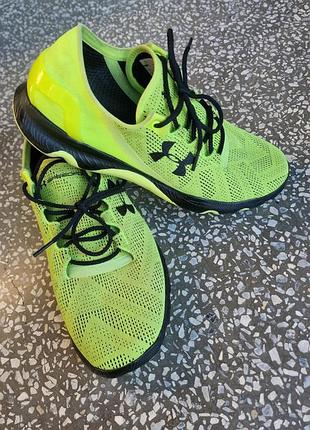 Кроссовки under armour 44. босоногая обувь