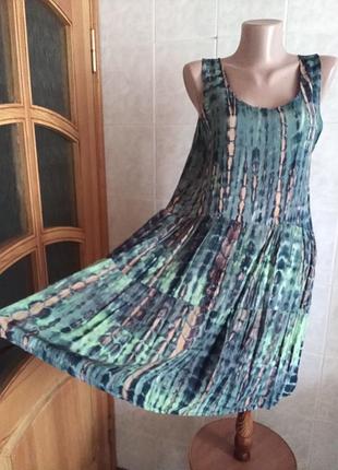 Короткое платье индонезия  -  100 % rayon (искусственный шелк) р. 48