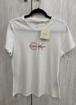 Футболка calvin klein з написом нова