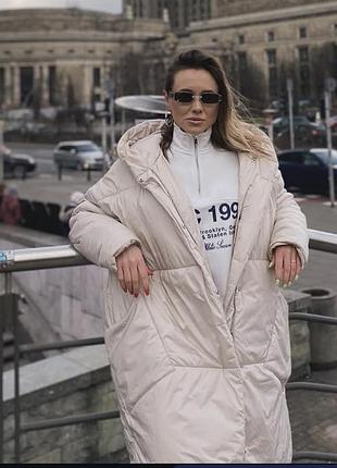 Демісезонна куртка-пуховик нюдового кольору. дуже легка, але тепла, гарно виглядає на фігурі.