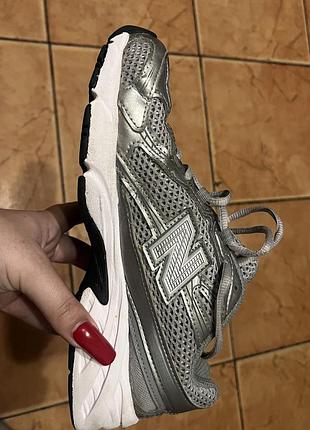 Продам new balance 9060, оригінал. розмір 38, сірі. стан видно на фото, є сліди носіння. ціна — 1500 грн.торг-присутній