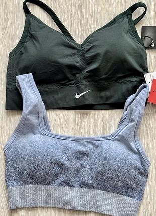 Спортивний фітнес топ nike