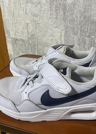 Кросівки .  nike