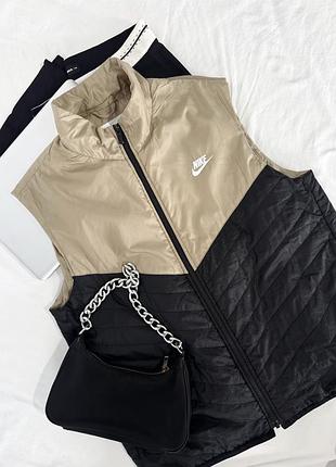 Жилетка nike ,оригінал