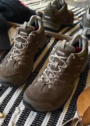 Трекінгові тактичні кросівки meindl натуральні шкіряні  на мембрані gore tex goretex на гортексі корисчневі черевики похідні натуральна шкіра 40 40,5