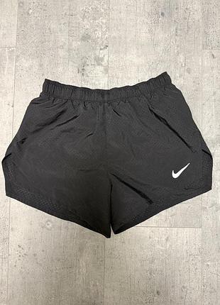 Спортивні бігові шорти nike dri-fit