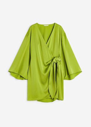Яскрава шовковиста сукня на запах кімоно , нова з біркою h&m