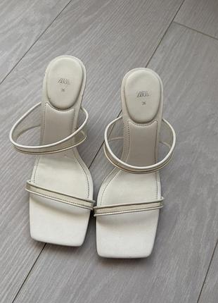 Босоніжки zara , 36 р