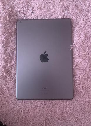 Продам ipad 8 128