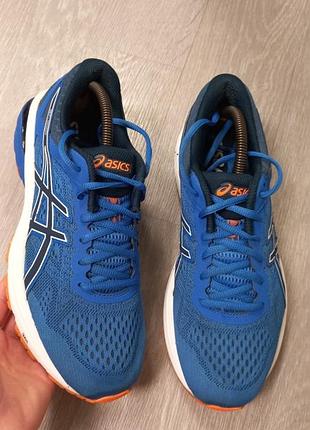 Чоловічі кросівки asics