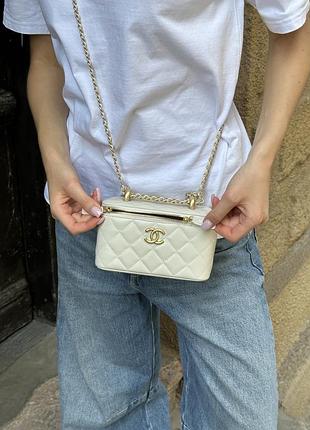 Сумка шанел classic beige lambskin pearl crush vanity bag