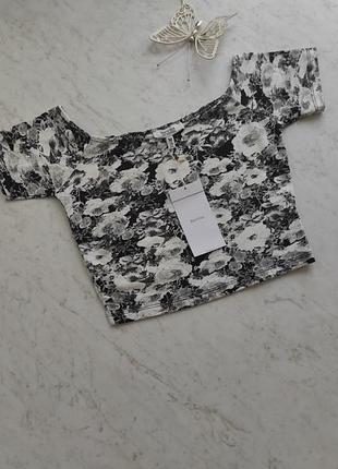 Молодежный укороченный топ bershka испания