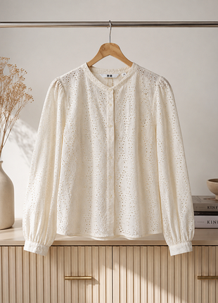 Блуза uniqlo з вишивкою "рішельє" р. xs