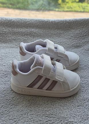Кроссовки 20р. adidas