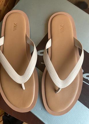 Продам шлепки zara