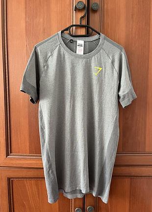 Чоловіча спортивна футболка  сірого кольору від бренду gymshark vital seamless