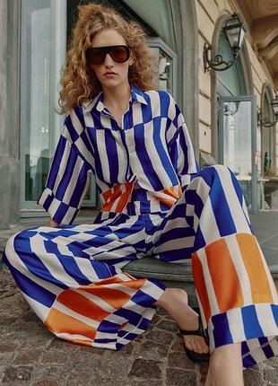 Блуза оверсайз с сатиновым эффектом zara