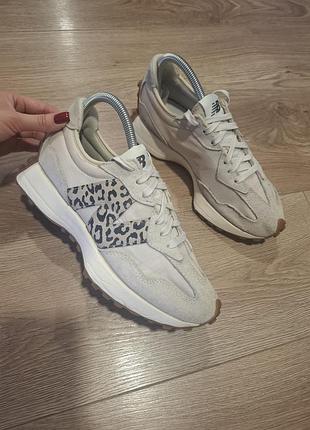 Жіночі стильні кросівки бренд new balance 327  оригінал.  р. 40.5. устілка 25.5.см