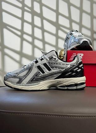 New balance 1906r white metallic black