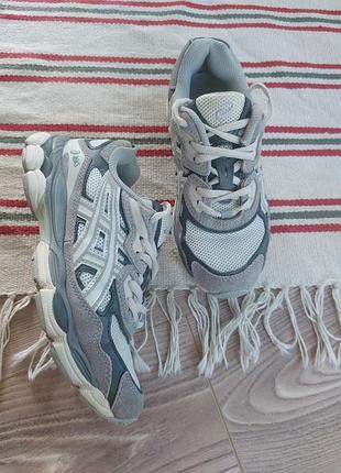 Кросівки asics