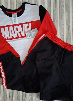 Новий демісезонний костюм marvel (світшот та штани), 5-6 років