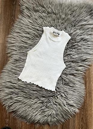 Топ класичний білий під горло bershka
